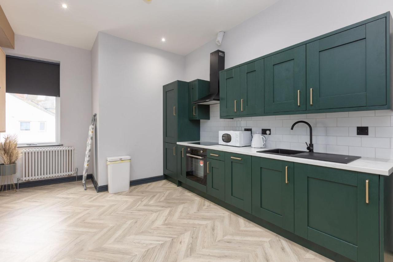 Ettie And Gigi'S Apartment แบล็คพูล ภายนอก รูปภาพ